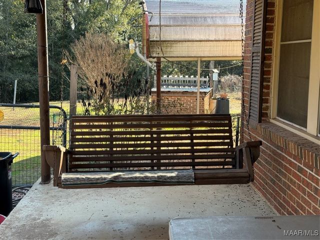 241 County Road 280 ., Valley Grande, AL 36701