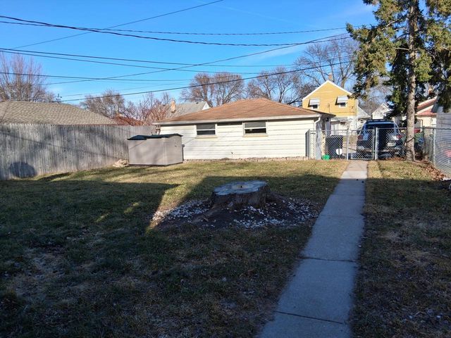 2470 S 62nd STREET, West Allis, WI 53219