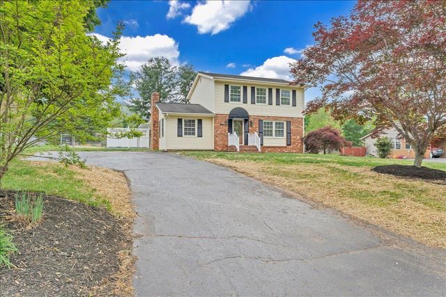 197 Apple Tree RD, Roanoke, VA 24019