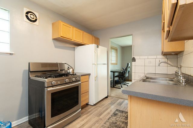 17057 Park Avenue, Lansing, IL 60438