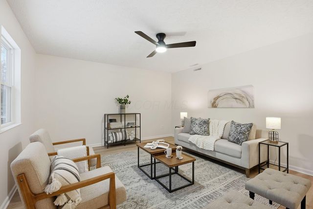 109 Longwood Crossing Boulevard, Etna, OH 43062