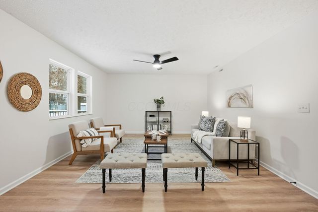 109 Longwood Crossing Boulevard, Etna, OH 43062