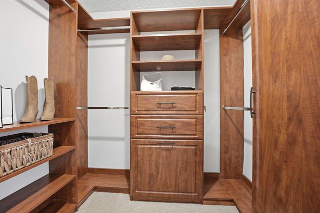 109 Longwood Crossing Boulevard, Etna, OH 43062