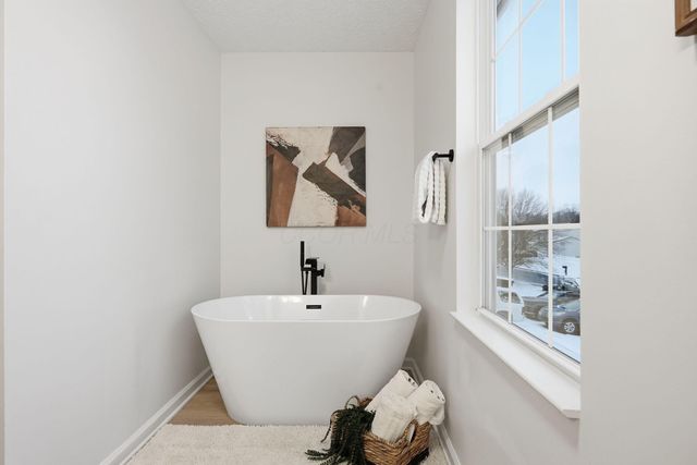 109 Longwood Crossing Boulevard, Etna, OH 43062