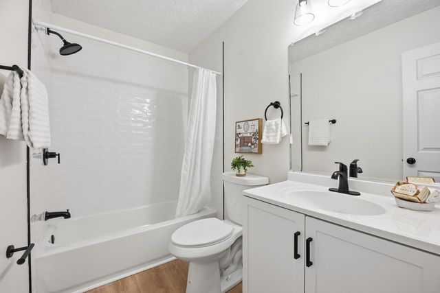 109 Longwood Crossing Boulevard, Etna, OH 43062