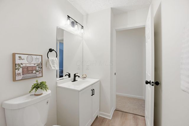 109 Longwood Crossing Boulevard, Etna, OH 43062