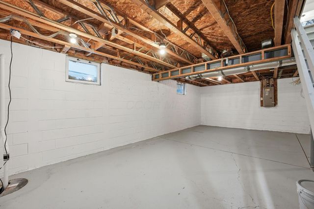 109 Longwood Crossing Boulevard, Etna, OH 43062