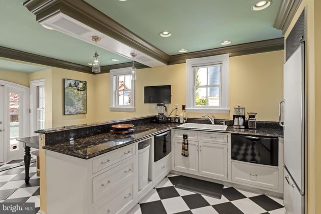 437 W WALNUT ST, Lancaster, PA 17603