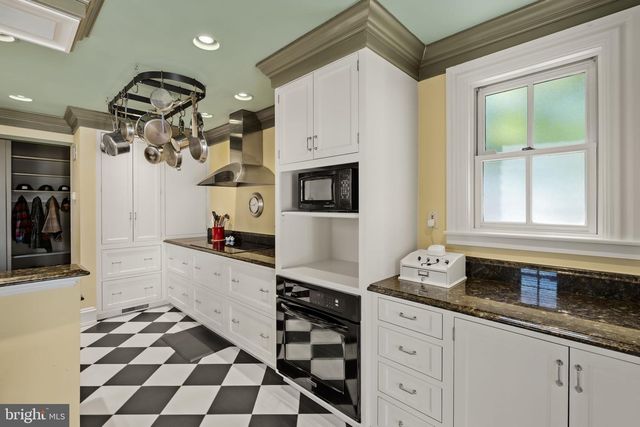 437 W WALNUT ST, Lancaster, PA 17603