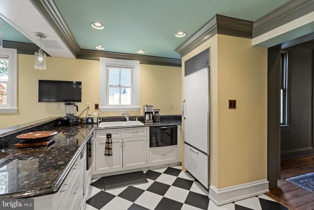 437 W WALNUT ST, Lancaster, PA 17603