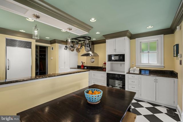 437 W WALNUT ST, Lancaster, PA 17603