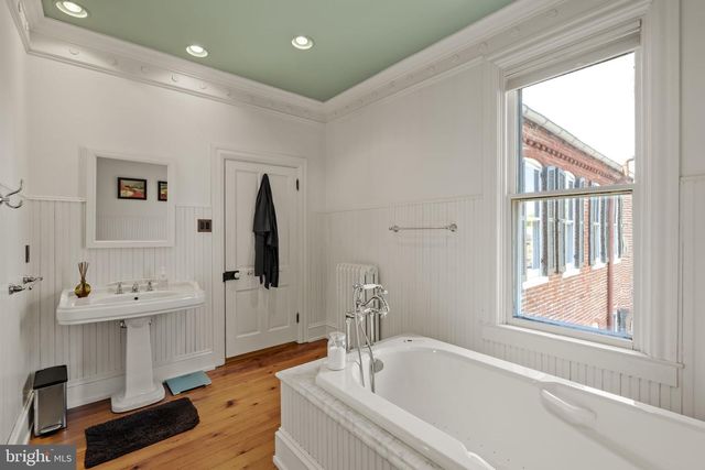 437 W WALNUT ST, Lancaster, PA 17603