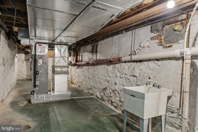 437 W WALNUT ST, Lancaster, PA 17603