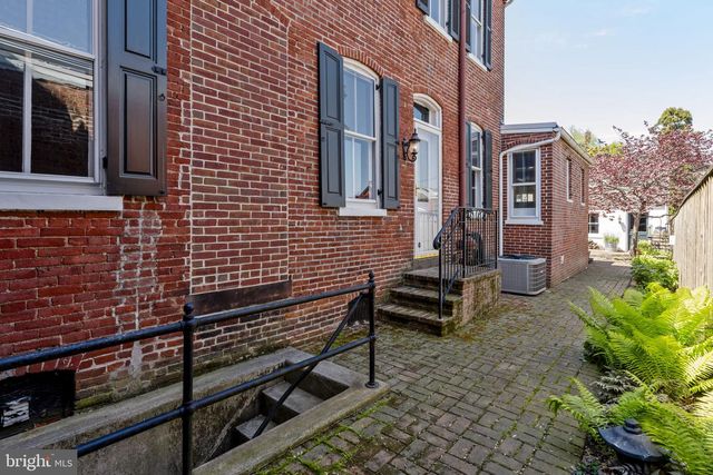 437 W WALNUT ST, Lancaster, PA 17603