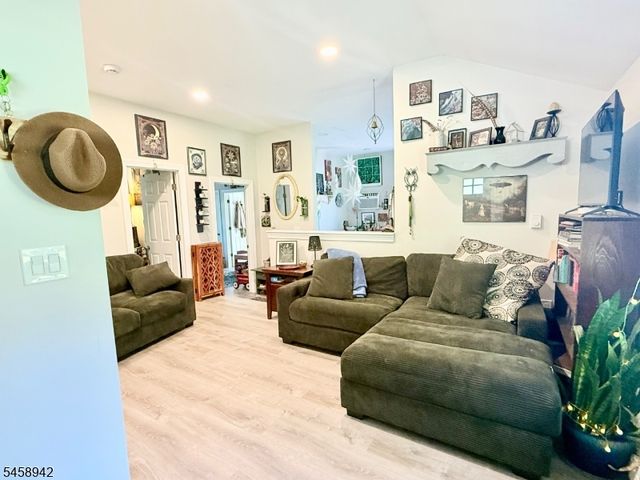 63 Bauer Rd, Frankford Twp., NJ 07860