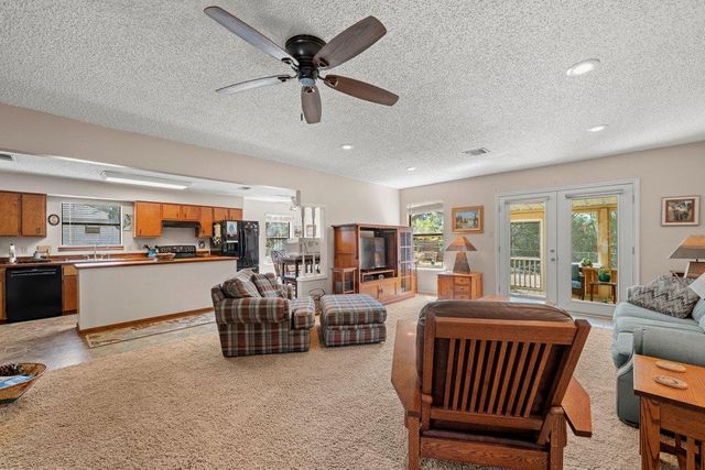 1369 Lakeview DR, Canyon Lake, TX 78133