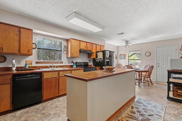 1369 Lakeview DR, Canyon Lake, TX 78133