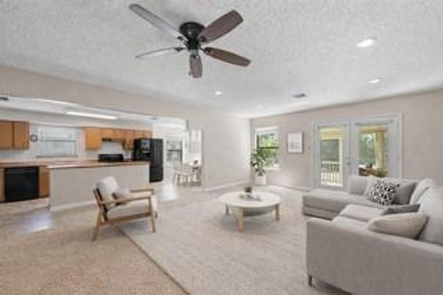 1369 Lakeview DR, Canyon Lake, TX 78133
