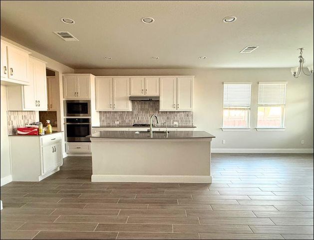 109 Rocky River RD, Georgetown, TX 78628