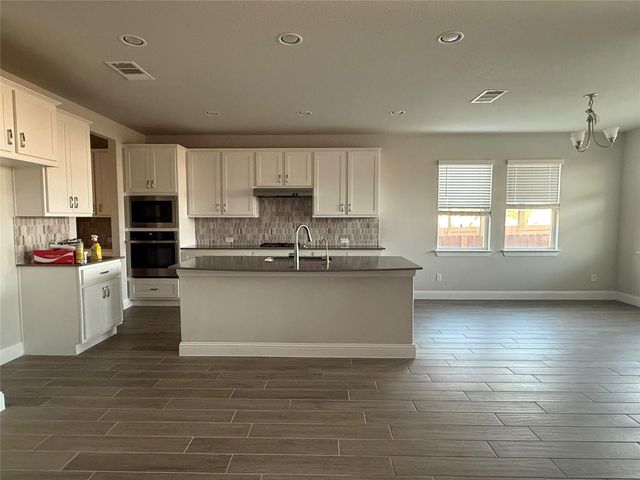 109 Rocky River RD, Georgetown, TX 78628