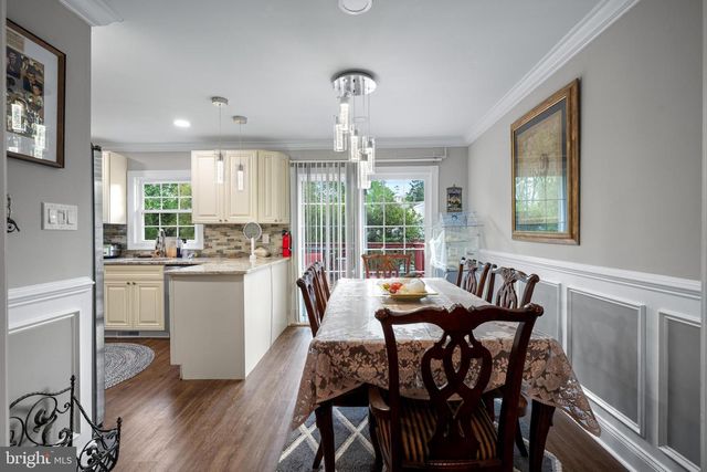 502 W LAUREL RD, Stratford, NJ 08084