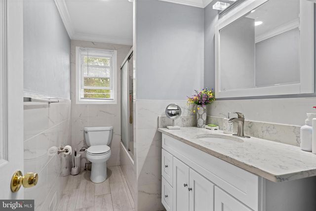 502 W LAUREL RD, Stratford, NJ 08084