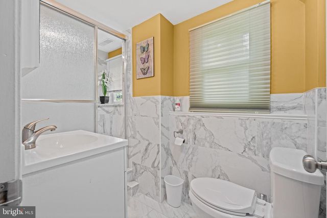 502 W LAUREL RD, Stratford, NJ 08084