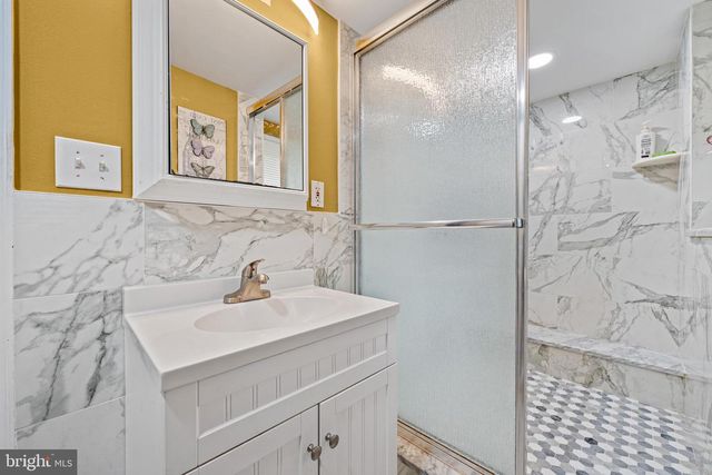 502 W LAUREL RD, Stratford, NJ 08084