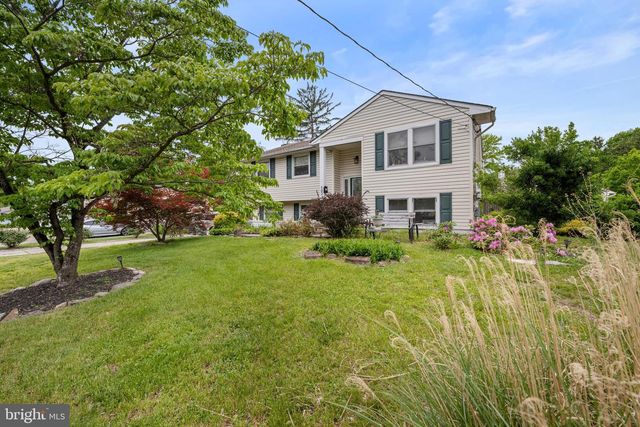 502 W LAUREL RD, Stratford, NJ 08084
