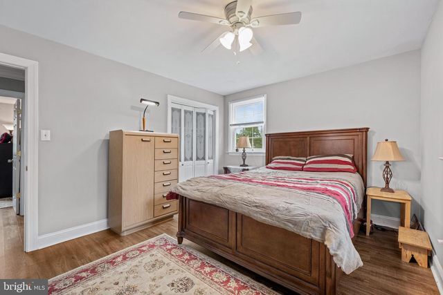 502 W LAUREL RD, Stratford, NJ 08084