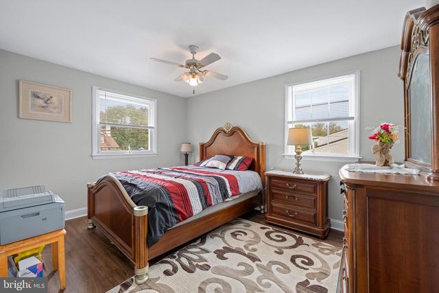 502 W LAUREL RD, Stratford, NJ 08084