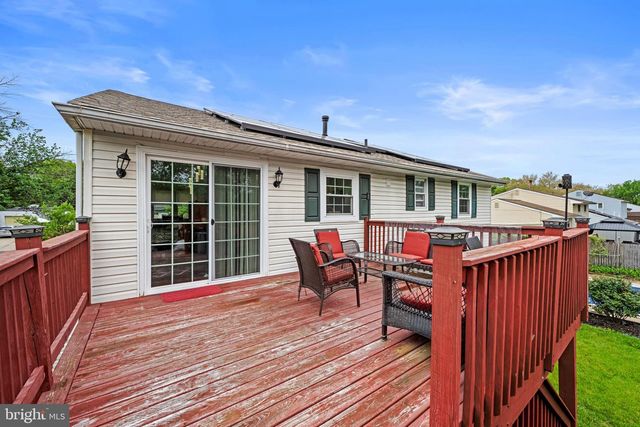 502 W LAUREL RD, Stratford, NJ 08084