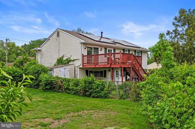 502 W LAUREL RD, Stratford, NJ 08084