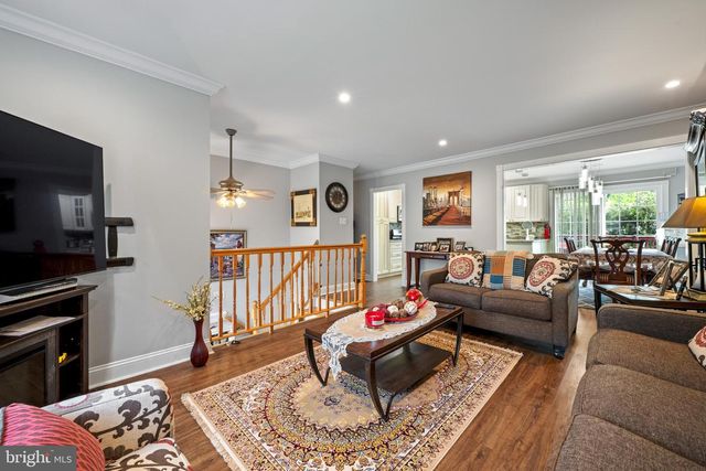 502 W LAUREL RD, Stratford, NJ 08084