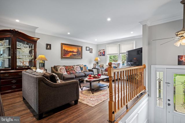 502 W LAUREL RD, Stratford, NJ 08084