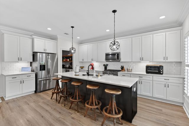604 Ivy Avenue, Niceville, FL 32578