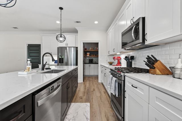 604 Ivy Avenue, Niceville, FL 32578