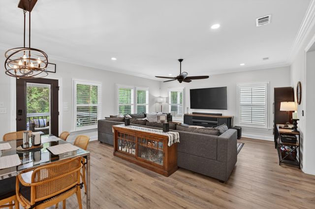 604 Ivy Avenue, Niceville, FL 32578