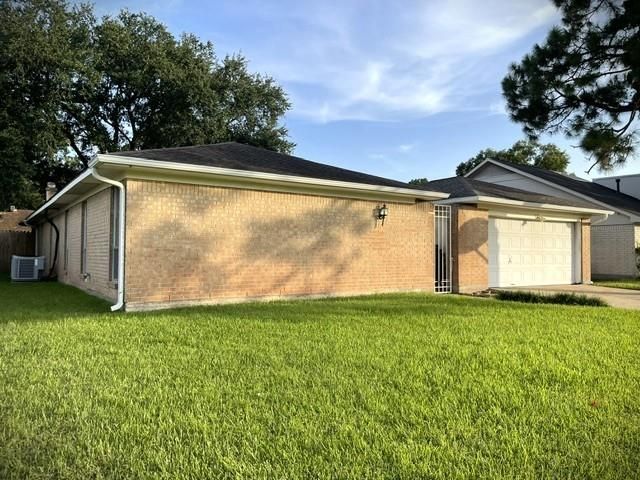 15714 Echo Hill Drive, Houston, TX 77059