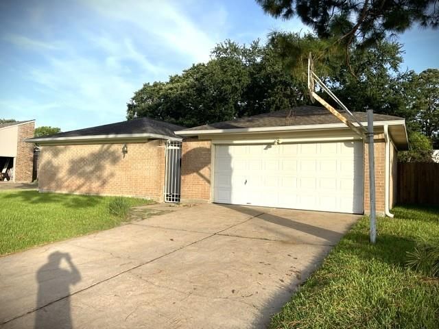 15714 Echo Hill Drive, Houston, TX 77059