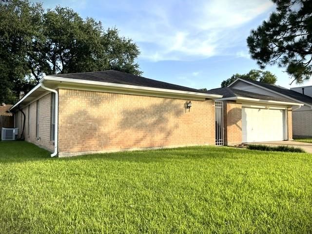 15714 Echo Hill Drive, Houston, TX 77059