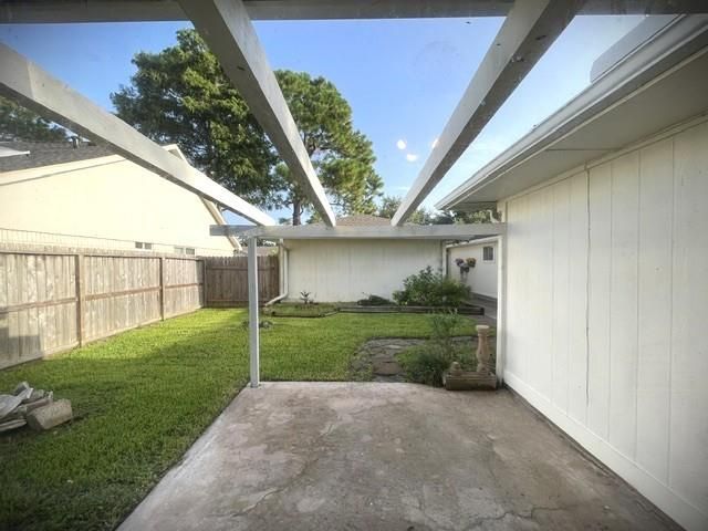 15714 Echo Hill Drive, Houston, TX 77059