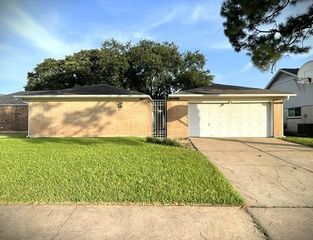 15714 Echo Hill Drive, Houston, TX 77059