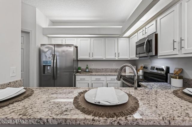 2019 VILLAGE Lane, Fernandina Beach, FL 32034