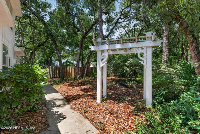 2019 VILLAGE Lane, Fernandina Beach, FL 32034