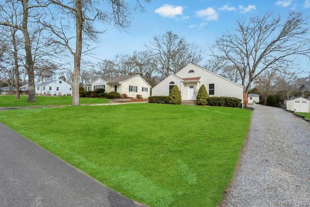 160 Oak Street, Mattituck, NY 11952