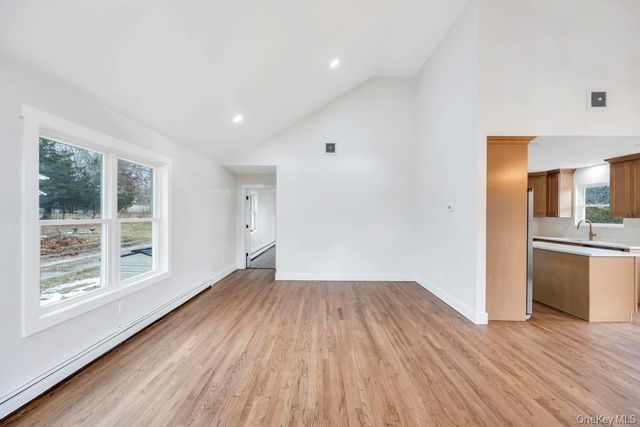 160 Oak Street, Mattituck, NY 11952