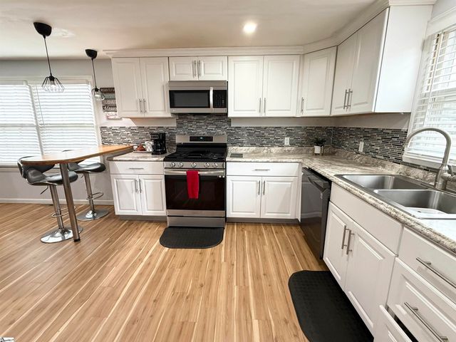 703 S Harper Street, Laurens, SC 29360