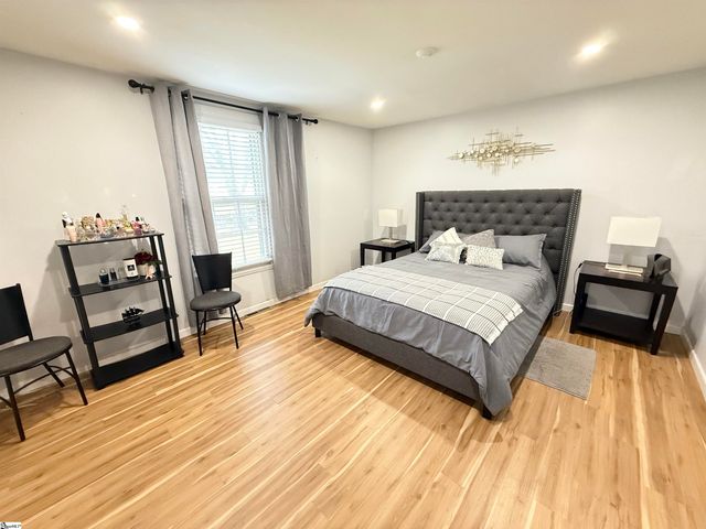 703 S Harper Street, Laurens, SC 29360