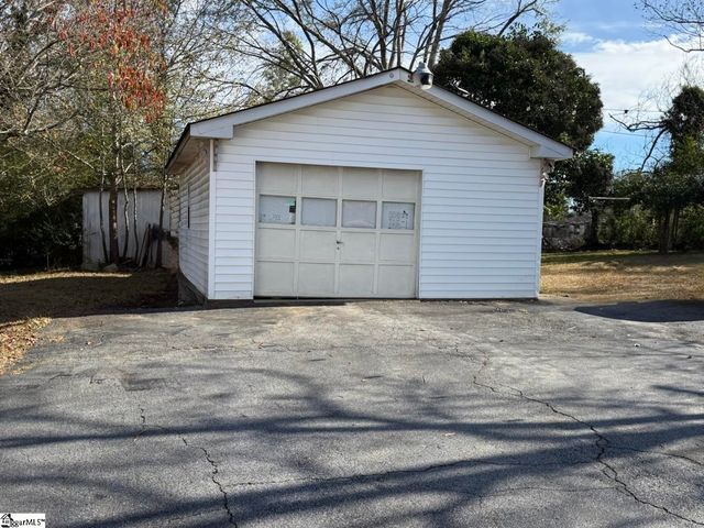 703 S Harper Street, Laurens, SC 29360